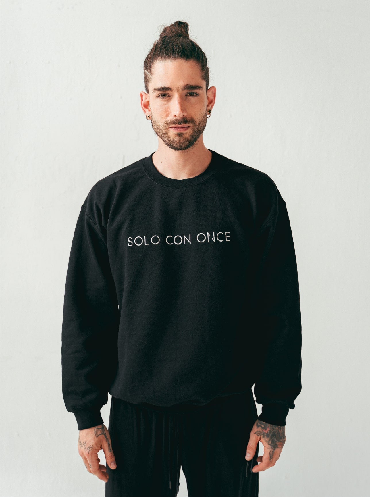 Buzo Negro Unisex SOLO CON ONCE